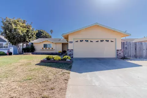 Exterior - 423 Pueblo Dr, Salinas, CA 93906 photo 1 of 12
