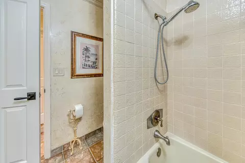 Bath - 17814 Gail Ct, Salinas, CA 93907 photo 4 of 4