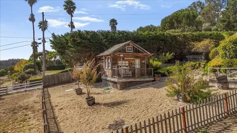 Exterior - 17814 Gail Ct, Salinas, CA 93907 photo 4 of 31