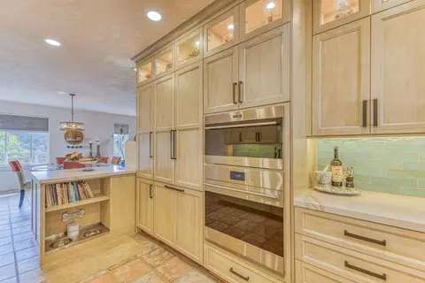 Kitchen - 17814 Gail Ct, Salinas, CA 93907 photo 5 of 9