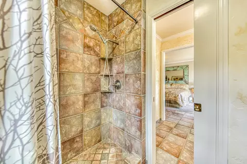 Bath - 17814 Gail Ct, Salinas, CA 93907 photo 2 of 4