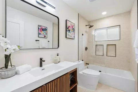Bath - 1544 Todd St, Mountain View, CA 94040 photo 1 of 2