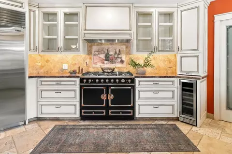 Kitchen - Roop Rd, Gilroy, CA 95020 photo 4 of 7