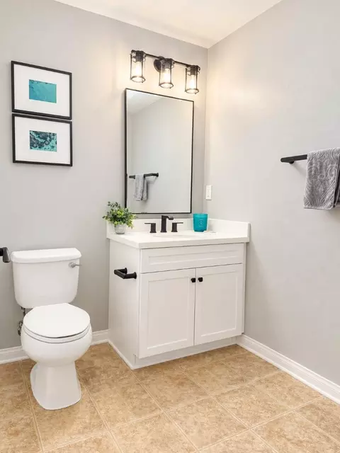 Bath - 83 Mayfair, Irvine, CA 92620 photo 2 of 2