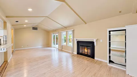 Living - 2525 Hampton Way, Turlock, CA 95382 photo 6 of 8