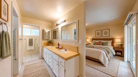 Bath - 2525 Hampton Way, Turlock, CA 95382 photo 4 of 6