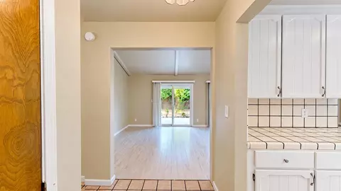 Entry Way - 2525 Hampton Way, Turlock, CA 95382 photo 2 of 6