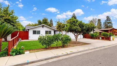 Exterior - 2525 Hampton Way, Turlock, CA 95382 photo 3 of 8