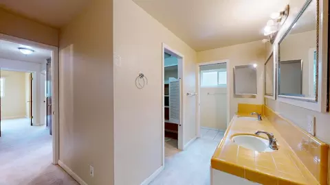 Bath - 2525 Hampton Way, Turlock, CA 95382 photo 5 of 6