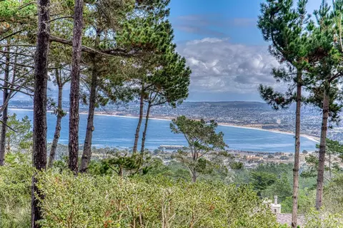 70 Forest Ridge Rd 1, Monterey, CA 93940