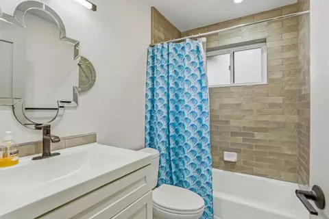Bath - 191 Carpenter St, Carmel, CA 93921 photo 5 of 5