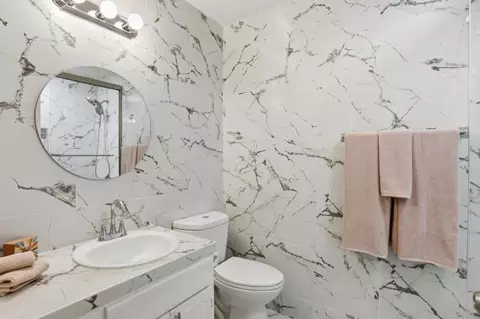 Bath - 191 Carpenter St, Carmel, CA 93921 photo 2 of 5