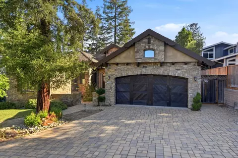 118 Dover St, Los Gatos, CA 95032