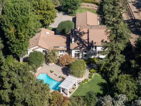 11550 Magdalena Ave, Los Altos Hills, CA 94024