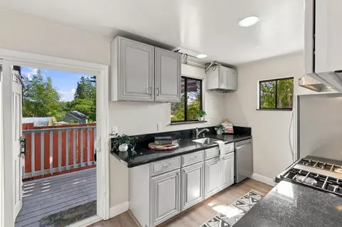 Kitchen - 7555 Sunset Way 6, Aptos, CA 95003 photo 2 of 4