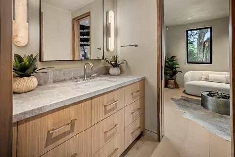 Bath - 26308 Isabella Ave, Carmel, CA 93923 photo 3 of 7