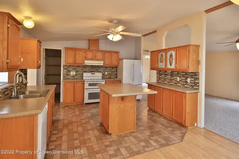 564 Denver Avenue De Beque Co 81630 Ave, De Beque, CO 81630 photo 3