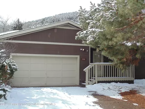 986 Glen Oak Lane Glenwood Springs Co 81601 Ln, Glenwood Springs, CO 81601