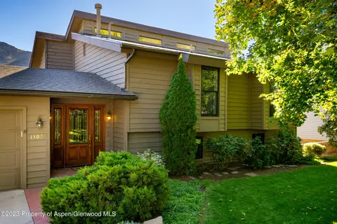 1302 Riverview Avenue Glenwood Springs Co 81601 Ave, Glenwood Springs, CO 81601