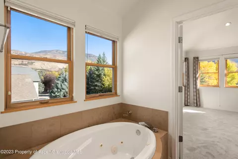 Bath - 373 Branding Way Basalt Co 81621 Way, Basalt, CO 81621 photo 4 of 4