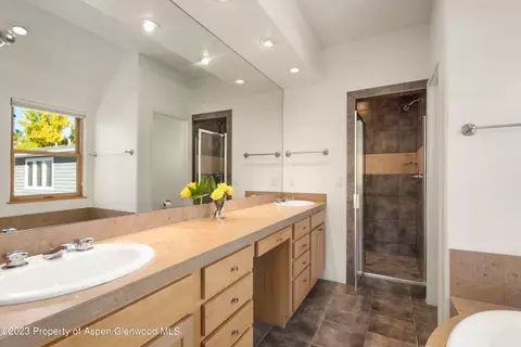 Bath - 373 Branding Way Basalt Co 81621 Way, Basalt, CO 81621 photo 3 of 4