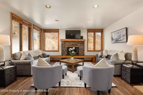 135 Carriage Way Apt 35 Snowmass Village Co 81615 Way # 35, Snowmass Village, CO 81615