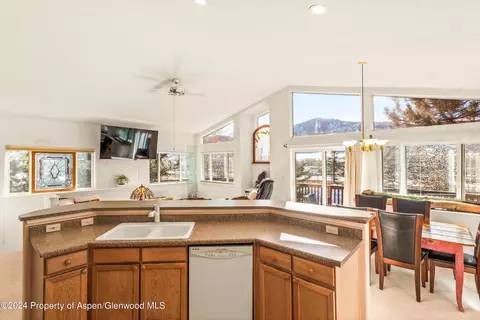 Kitchen - 16 Pine Ridge Road Basalt Co 81621 Rd, Basalt, CO 81621 photo 2 of 3