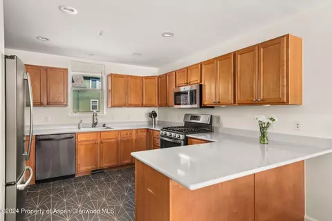 Kitchen - 209 Lakeside Court Basalt Co 81621 Ct, Basalt, CO 81621 photo 1 of 3