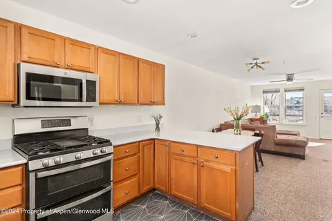 Kitchen - 209 Lakeside Court Basalt Co 81621 Ct, Basalt, CO 81621 photo 3 of 3