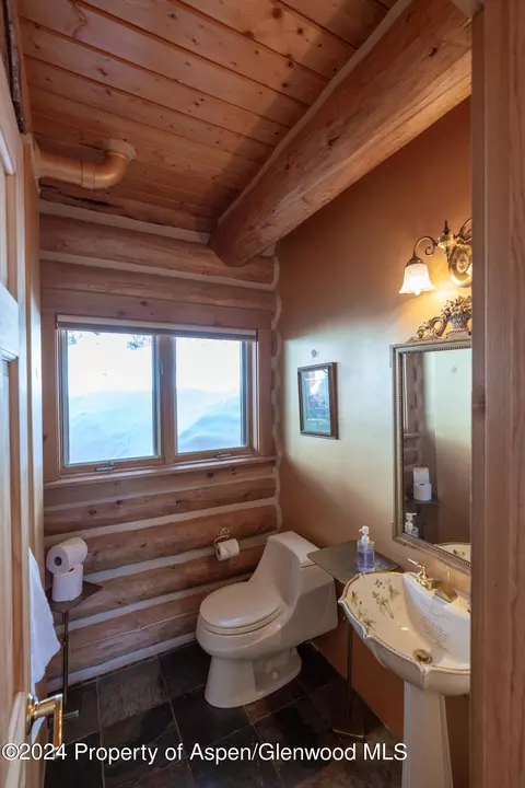 Bath - 491 Mclaughlin Lane Basalt Co 81621 Ln, Basalt, CO 81621 photo 1 of 6