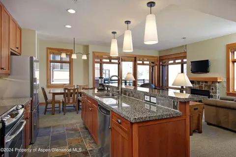 110 Carriage Way 3201 Snowmass Village Co 81615 Way #3201, Snowmass Village, CO 81615