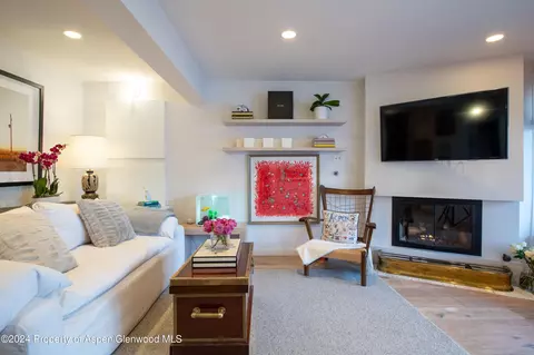 800 S Mill Street 1a Aspen Co 81611 St #1A, Aspen, CO 81611