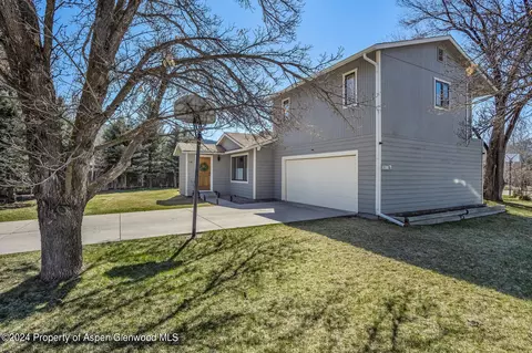 10 Cheyenne Avenue Carbondale Co 81623 Ave, Carbondale, CO 81623