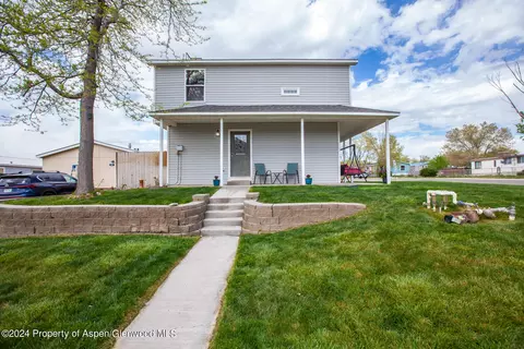 Exterior - 273 E 5th Street De Beque Co 81630 St, De Beque, CO 81630 photo 3 of 7