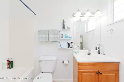 Bath - 273 E 5th Street De Beque Co 81630 St, De Beque, CO 81630 photo 5 of 5