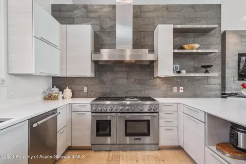Kitchen - 781 Hillcrest Drive Basalt Co 81621 Dr, Basalt, CO 81621 photo 2 of 4
