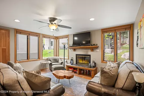 135 Carriage Way 14 Snowmass Village Co 81615 Way #14, Snowmass Village, CO 81615