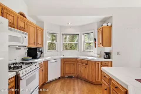 Kitchen - 1526 Mockingbird Lane 7c Basalt Co 81621 Ln #7C, Basalt, CO 81621 photo 3 of 3
