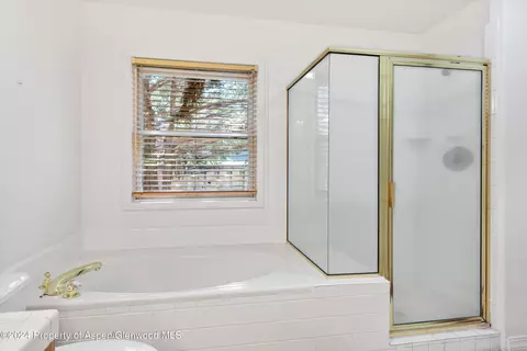 Bath - 1526 Mockingbird Lane 7c Basalt Co 81621 Ln #7C, Basalt, CO 81621 photo 4 of 4