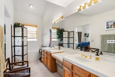 Bath - 1526 Mockingbird Lane 7c Basalt Co 81621 Ln #7C, Basalt, CO 81621 photo 1 of 4
