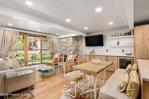 131 E Durant Avenue 208 Aspen Co 81611 Ave #208, Aspen, CO 81611