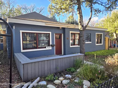 911 Pitkin Avenue Glenwood Springs Co 81601 Ave, Glenwood Springs, CO 81601