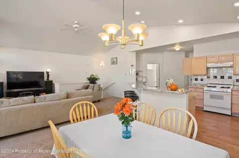 Dining - 20 Pine Ridge Road Basalt Co 81621 Rd, Basalt, CO 81621 photo 3 of 3