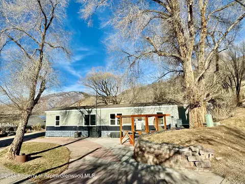 51899 Highway 6 Apt 5 Glenwood Springs Co 81601 # 5, Glenwood Springs, CO 81601