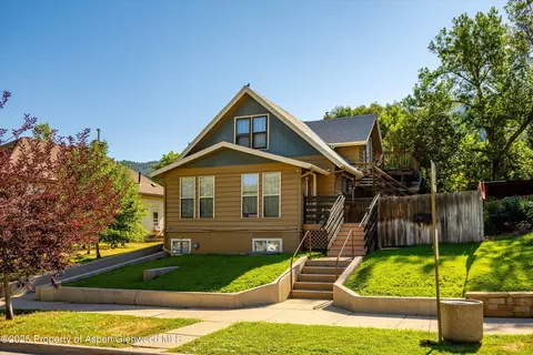 1026 Grand Avenue Glenwood Springs Co 81601 Ave, Glenwood Springs, CO 81601