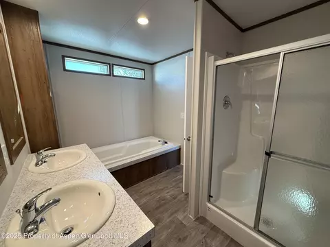 Bath - 2159 Cedar Place Craig Co 81625 Pl, Craig, CO 81625 photo 2 of 3