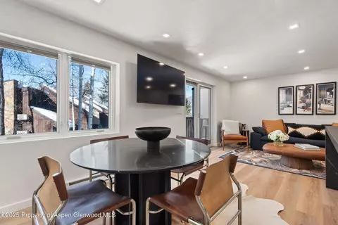 425 Park Circle B-1 Aspen Co 81611 Cir #B-1, Aspen, CO 81611