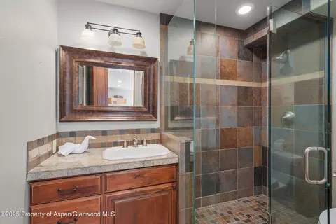 Bath - 202 Ridge Road Basalt Co 81621 Rd, Basalt, CO 81621 photo 5 of 6