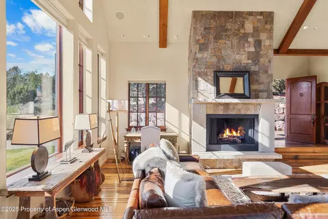 Living - 202 Ridge Road Basalt Co 81621 Rd, Basalt, CO 81621 photo 7 of 9