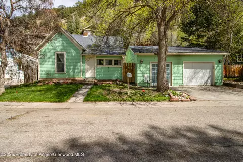 824 Lincoln Avenue Glenwood Springs Co 81601 Ave, Glenwood Springs, CO 81601